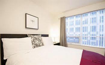 Royal Stays Suites - Blue Jays Way Toronto Eksteriør bilde